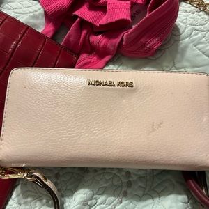Wristlet wallet